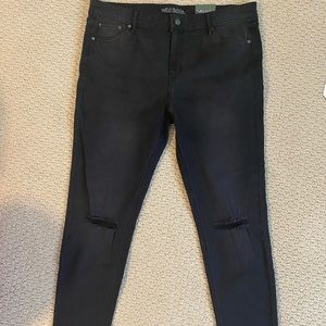 NWT 14W charcoal distressed jeans